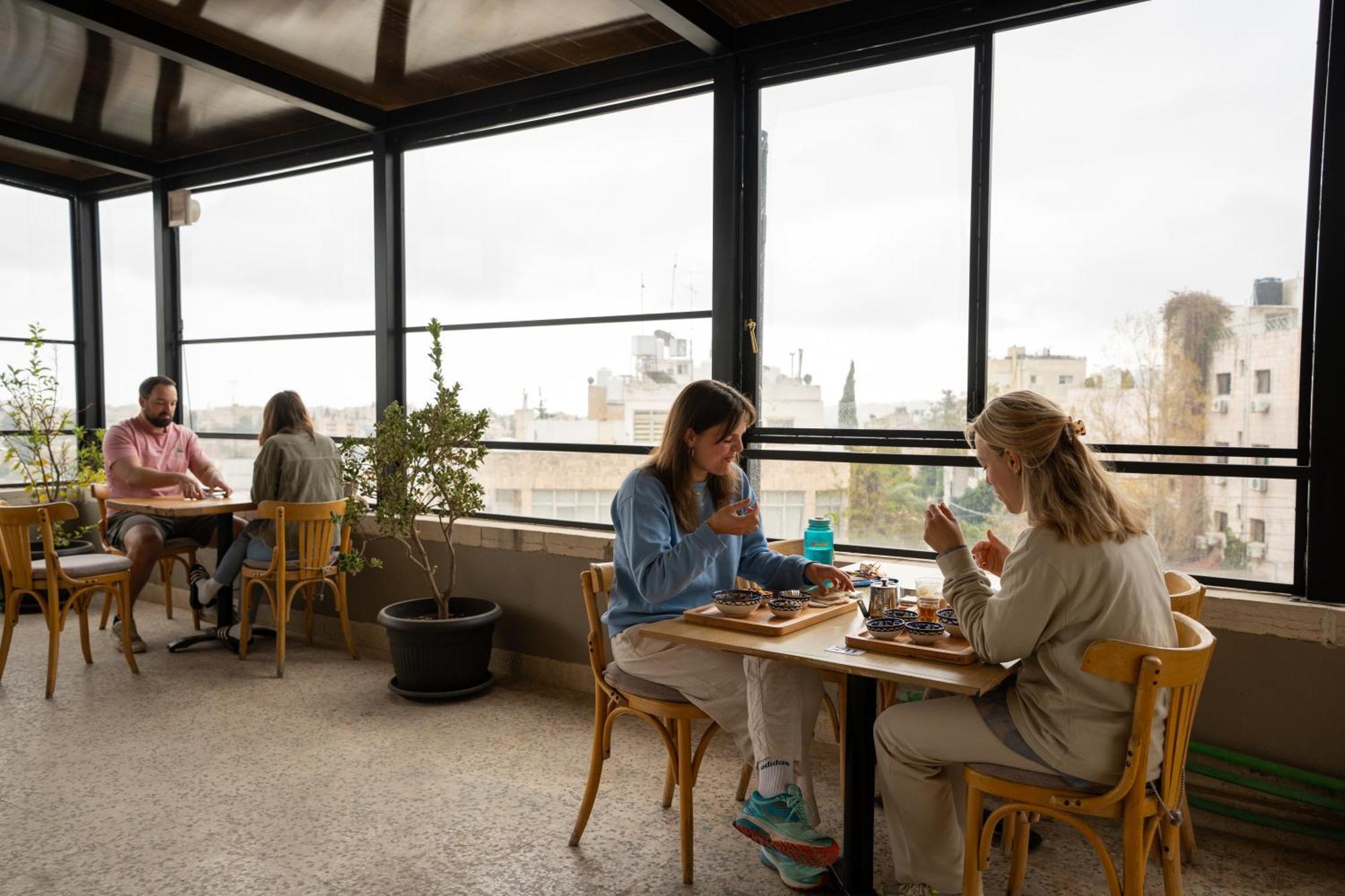 Battuta Hostel Amman Buitenkant foto